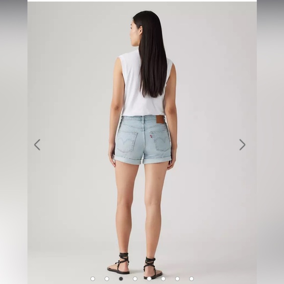 EUC Levi’s 501® Original Fit High Rise Rolled Women's Shorts 28 (Medium Wash) - Picture 11 of 12